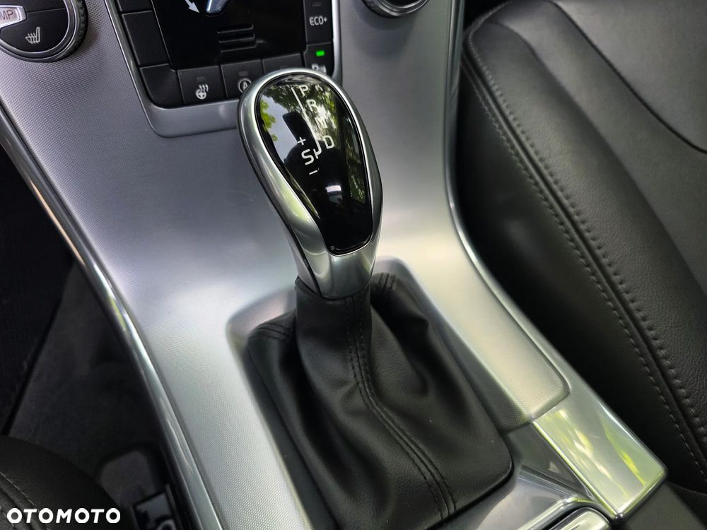Volvo XC 60 D4 Geartronic Summum - 27