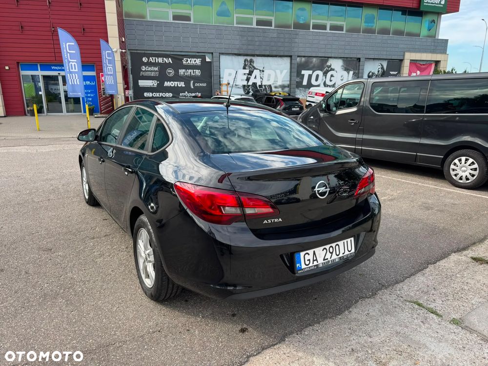 Opel Astra 1.6 Executive - 5