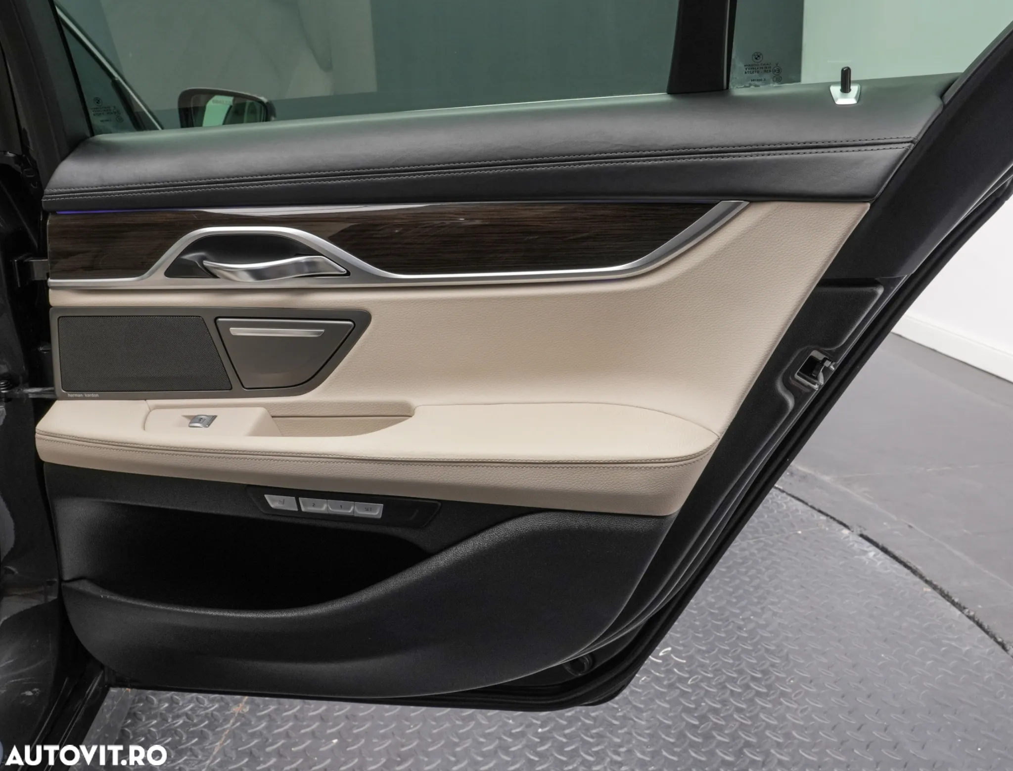 BMW Seria 7 730d xDrive - 34