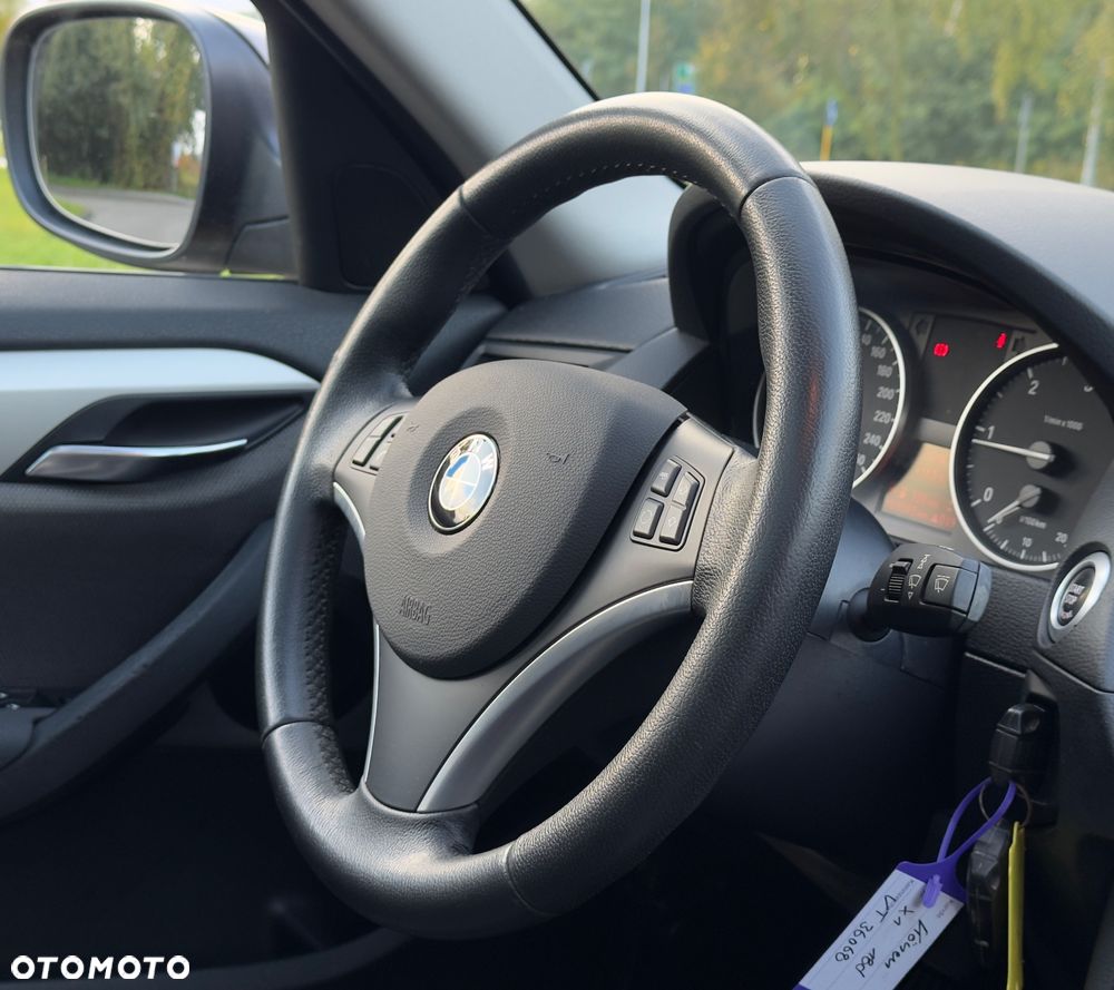BMW X1 sDrive18d xLine - 17