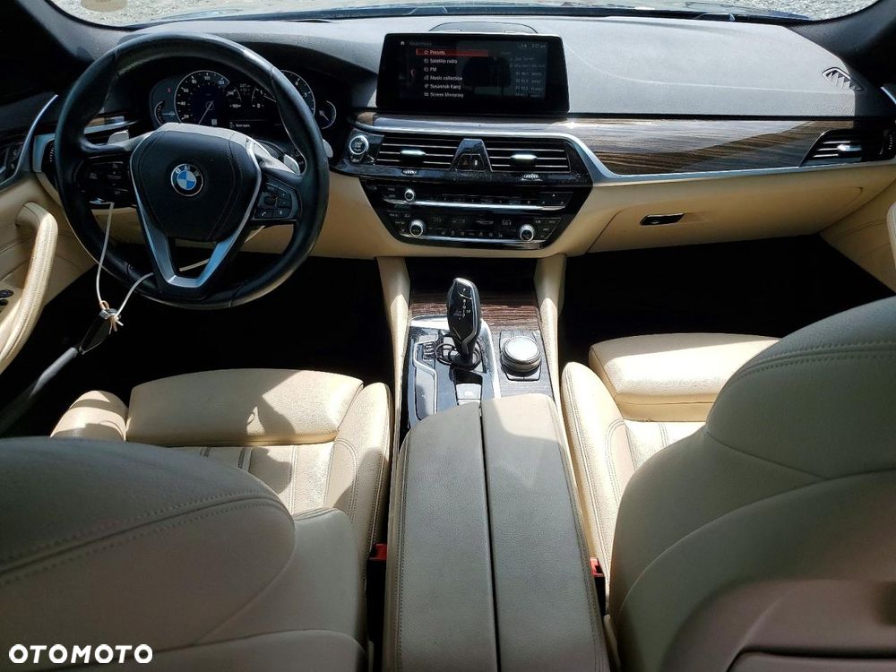 BMW Seria 5 530i Luxury Line - 9