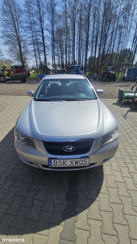 Hyundai Sonata - 1