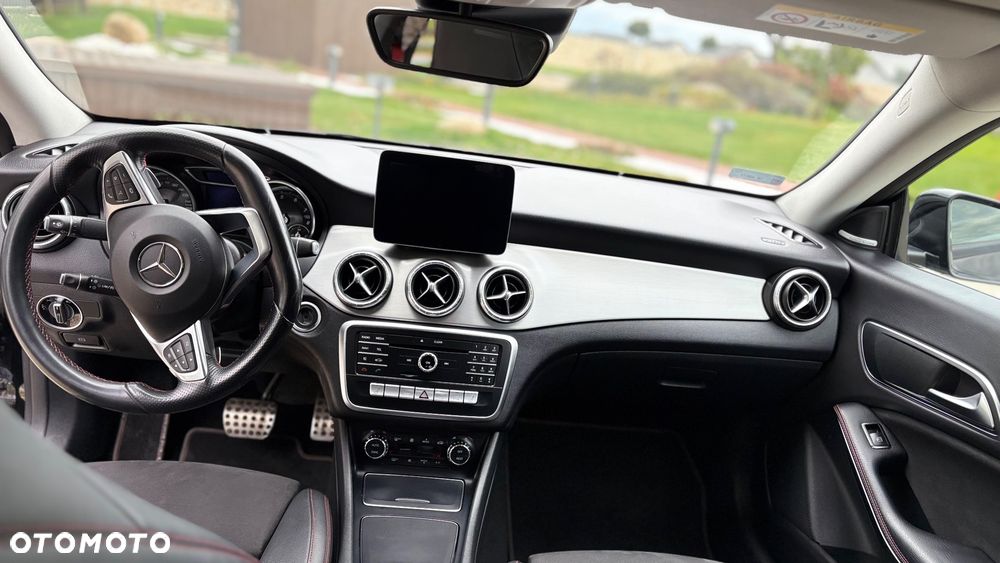 Mercedes-Benz CLA - 5