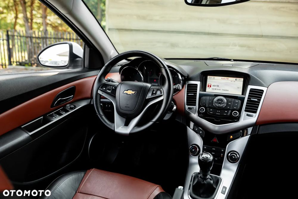 Chevrolet Cruze 1.8 LT+ - 28