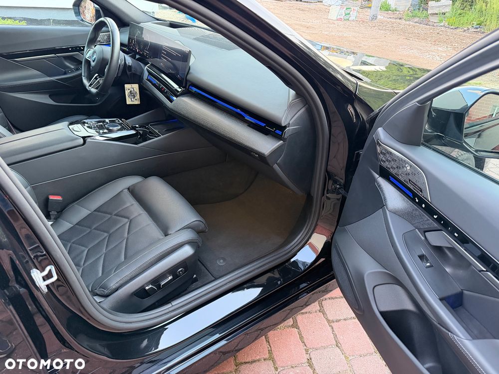 BMW Seria 5 520d xDrive mHEV M Sport - 30