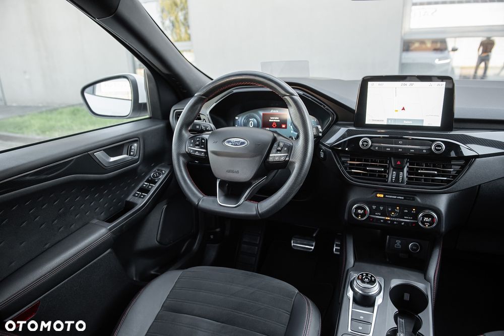 Ford Kuga 2.0 EcoBlue 4x4 ST-LINE X - 32