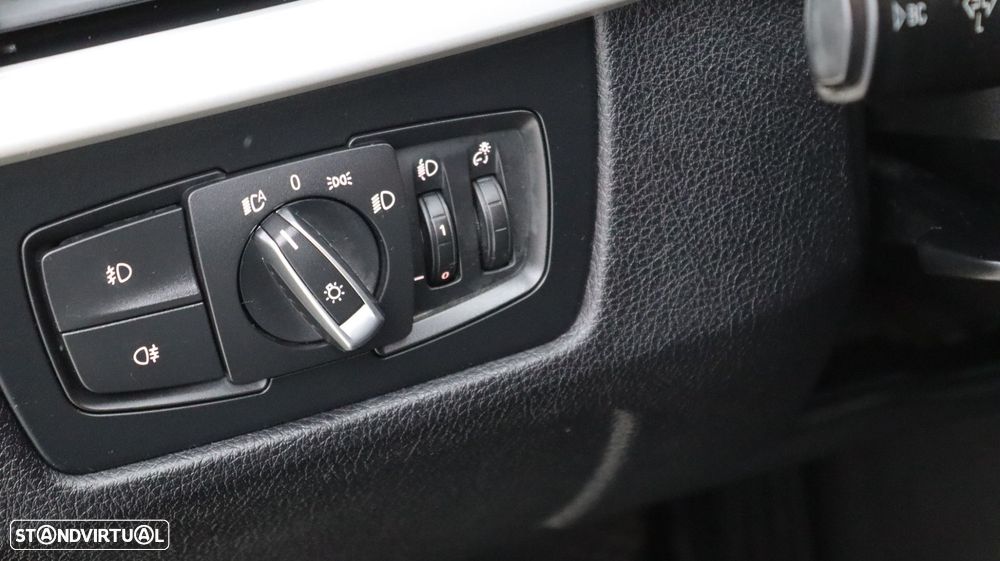 BMW 318 d Touring Auto - 14