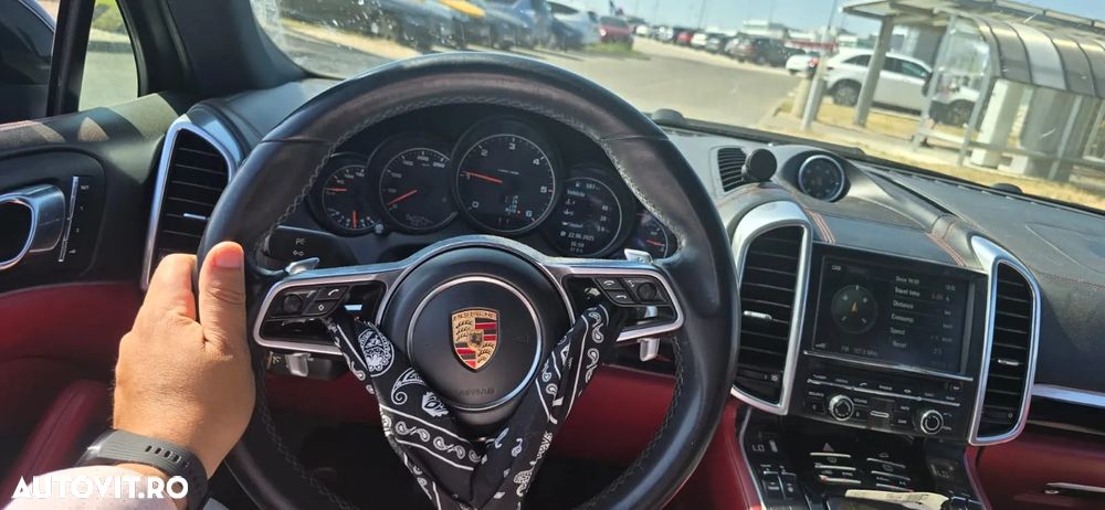 Porsche Cayenne 3.0 L - 9