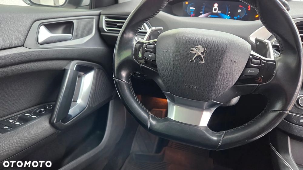 Peugeot 308 1.5 BlueHDi Allure Pack S&S EAT8 - 16