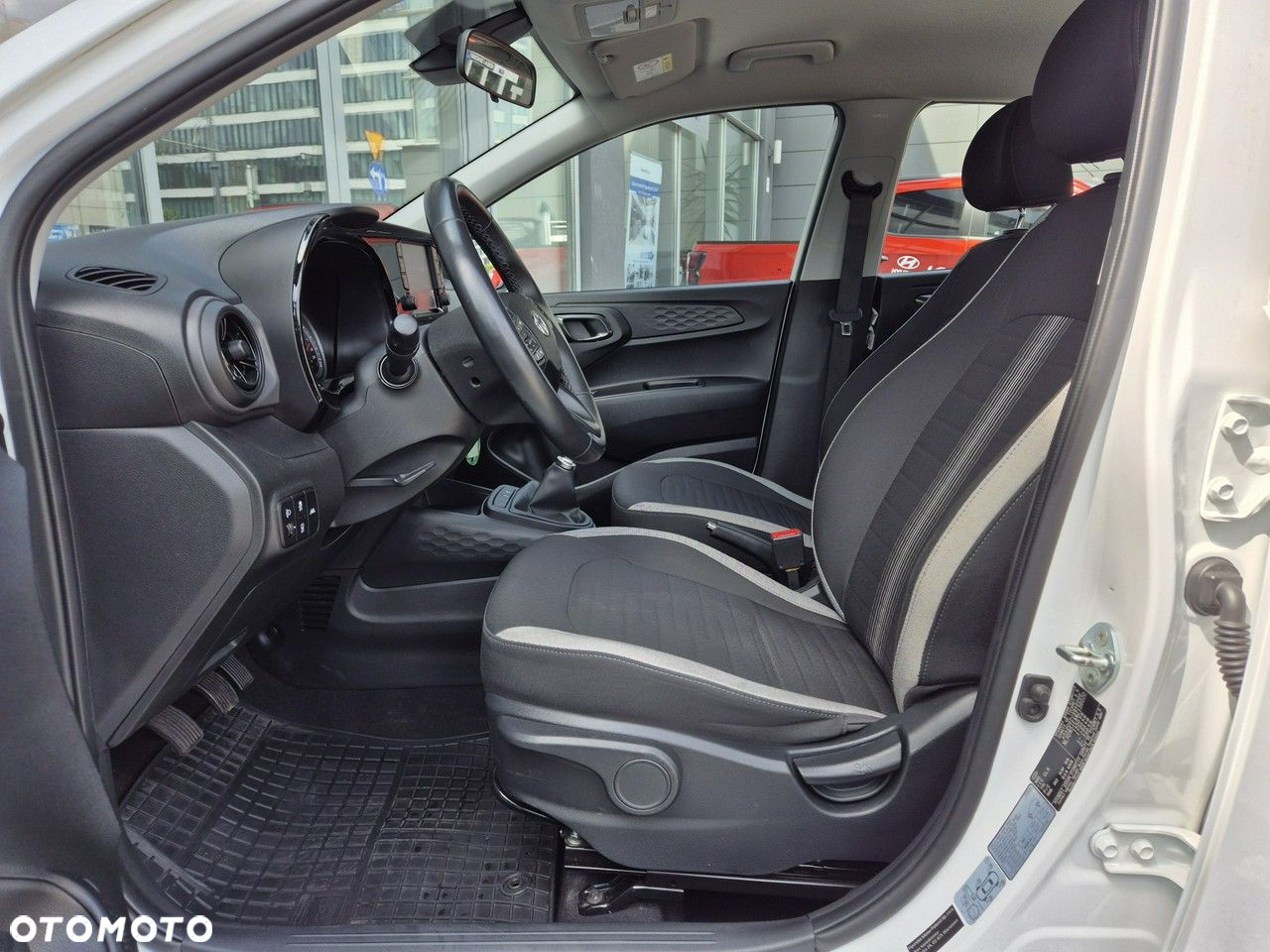 Hyundai i10 - 12