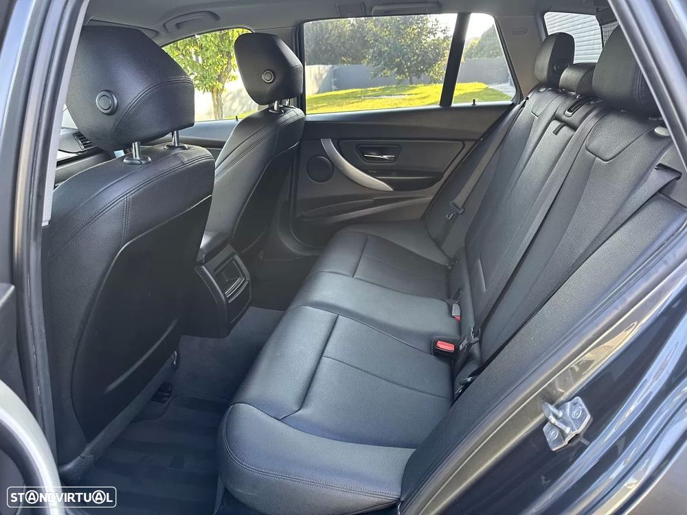 BMW 318 d Sport Line - 44