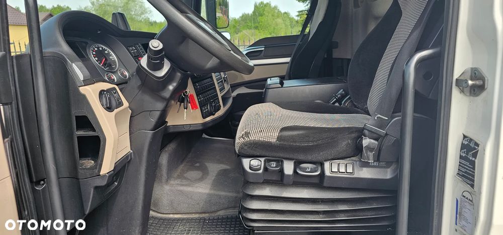 MAN TGL 12 220 z 2020r kontener 20 pal winda Euro6 - 8