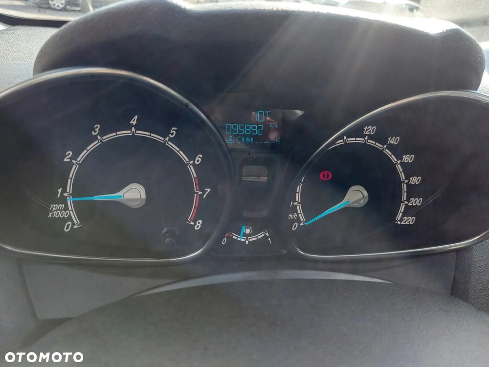 Ford Fiesta 1.0 EcoBoost S&S TITANIUM - 17