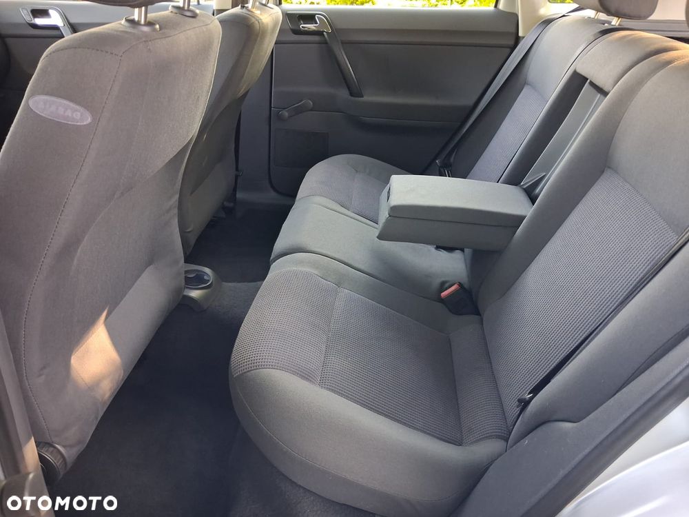 Volkswagen Polo - 10