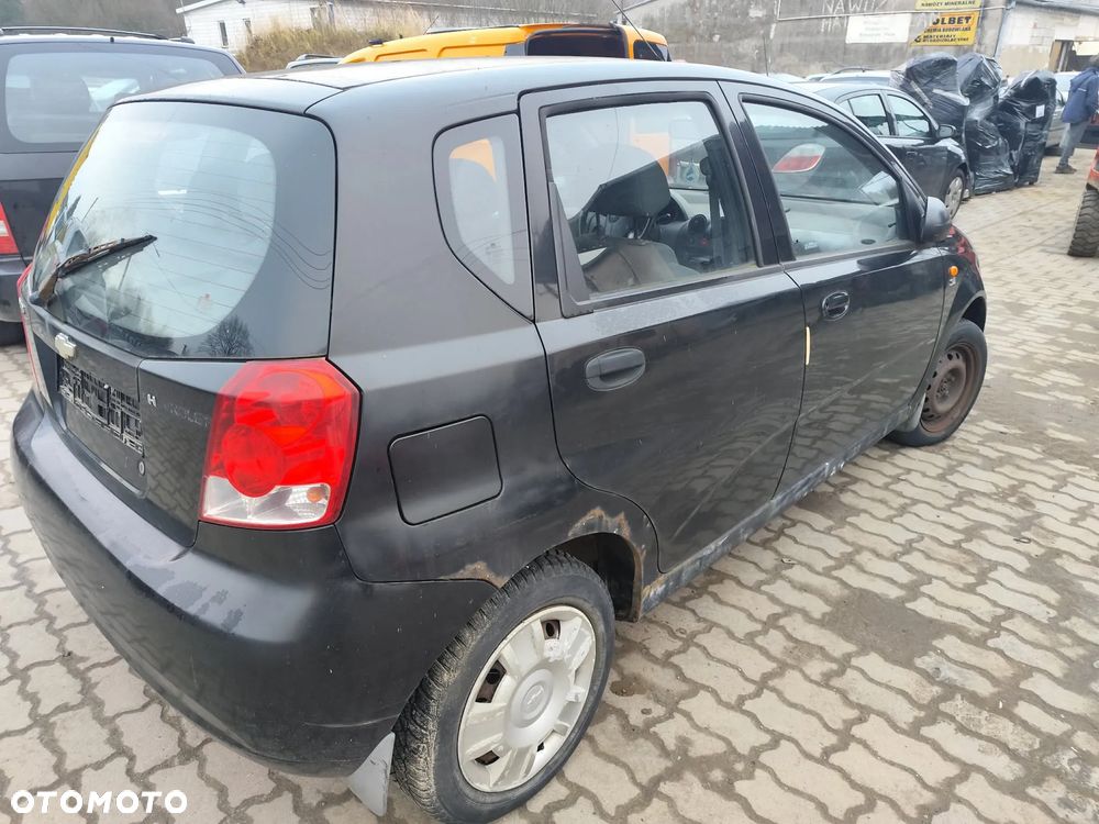 chevrolet aveo maska zderzak lampa grill błotnik drzwi zbiornik paliwa szyba lusterko klamka - 4