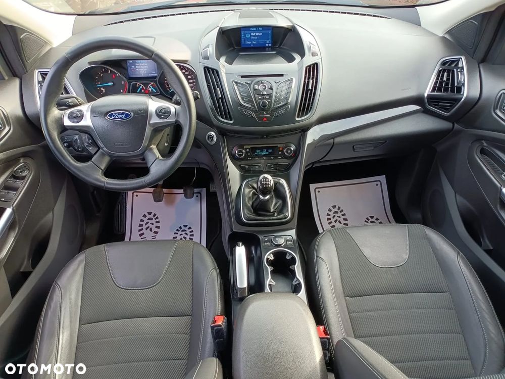 Ford Kuga 2.0 TDCi 2x4 Titanium - 12