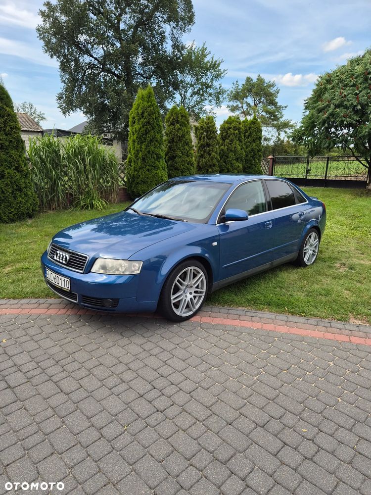 Audi A4 Limousine - 1