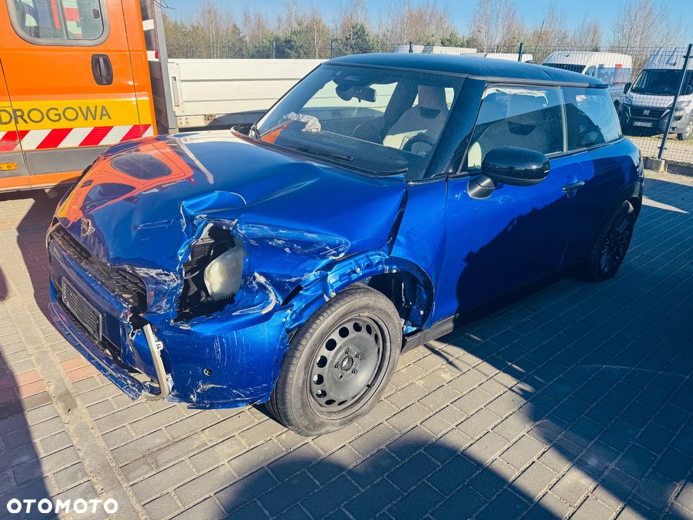MINI Cooper C Essential Trim - 2