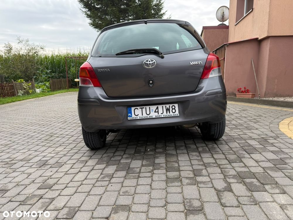 Toyota Yaris - 8