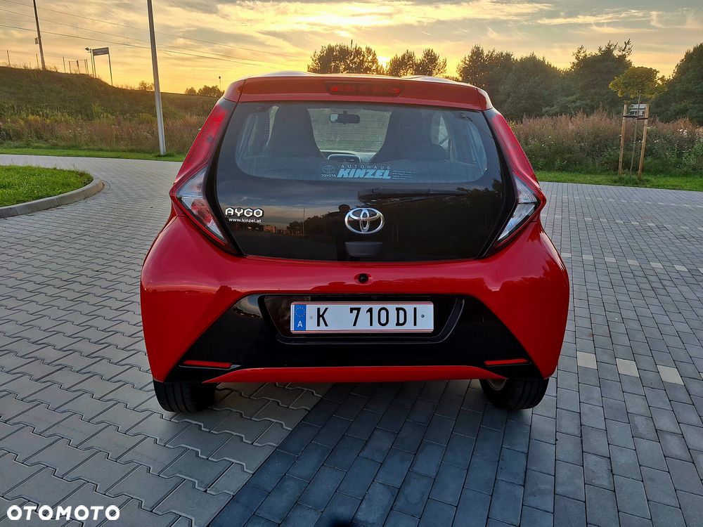 Toyota Aygo x.shift x-play connect - 25