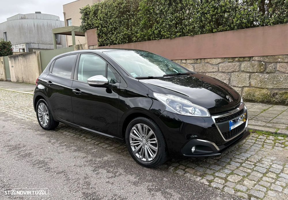 Peugeot 208 1.2 PureTech Signature - 13