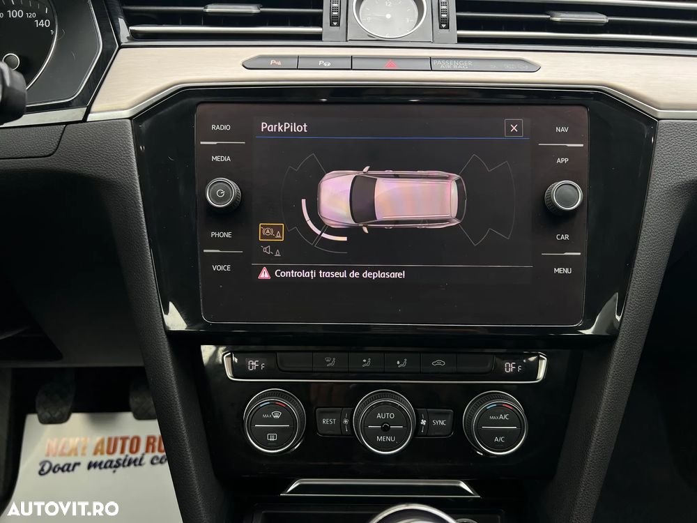 Volkswagen Passat - 11