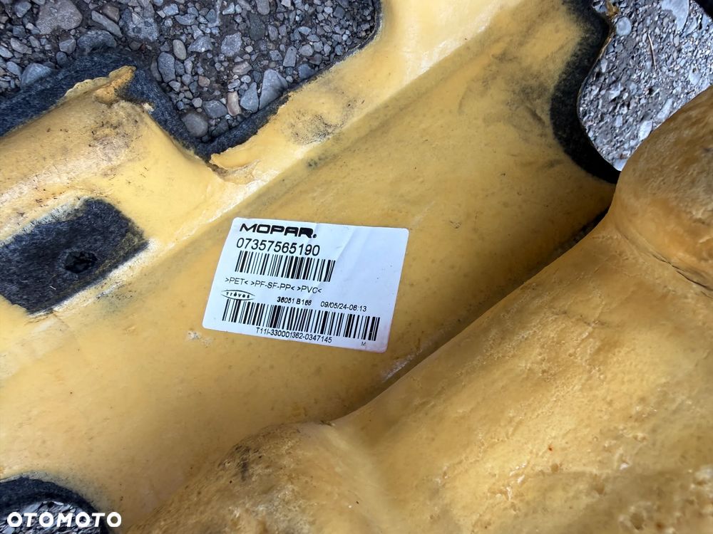Wykładzina przednia dywan dywany 07357565190 07357103130 Fiat 500X 1.5 hybryda 2024r OE - 4