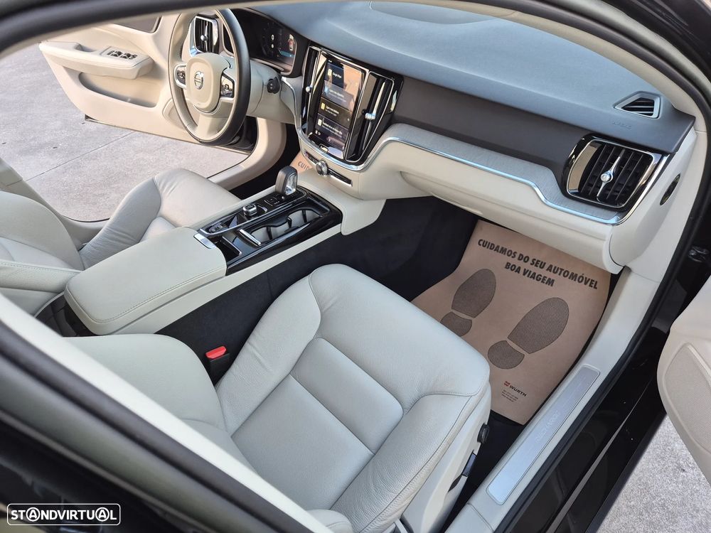 Volvo V60 2.0 T6 AWD TE Core - 28