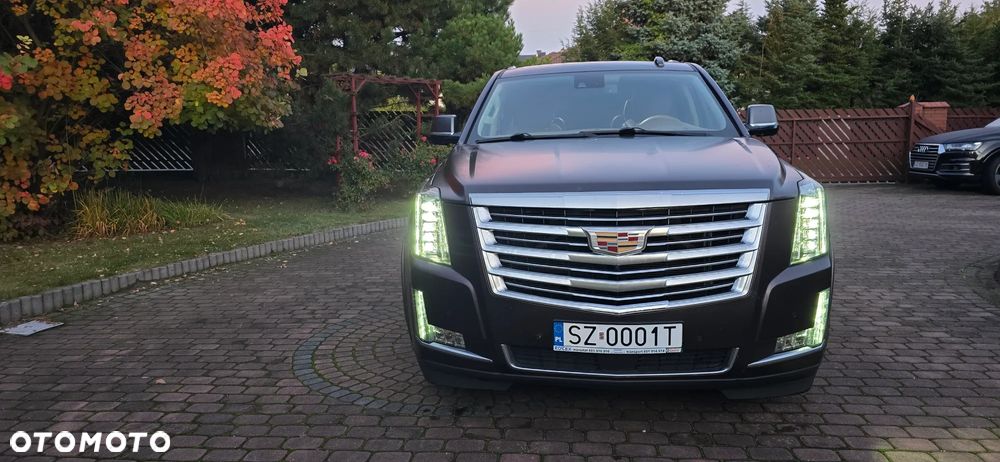 Cadillac Escalade - 14