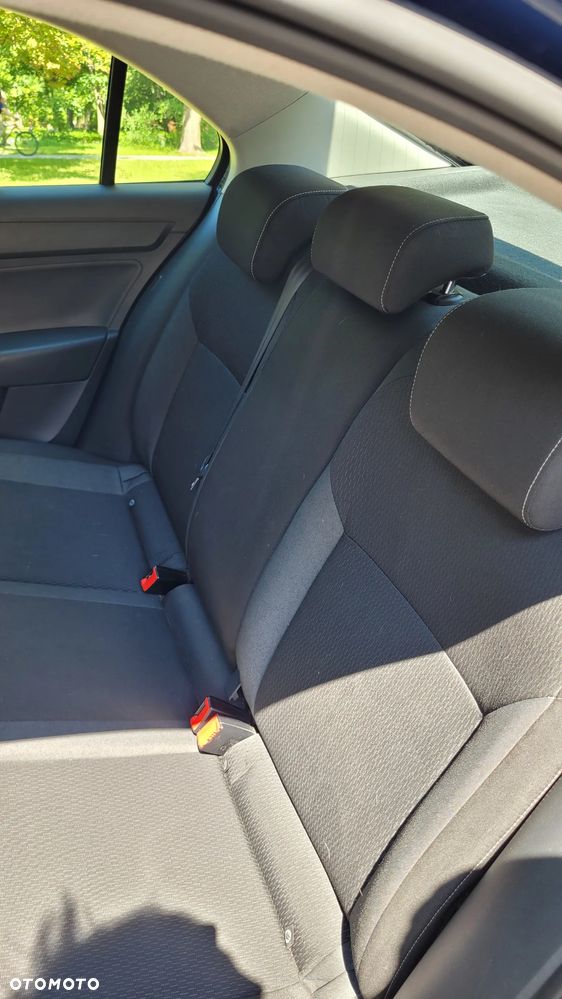 Skoda RAPID 1.2 TSI Ambition - 13