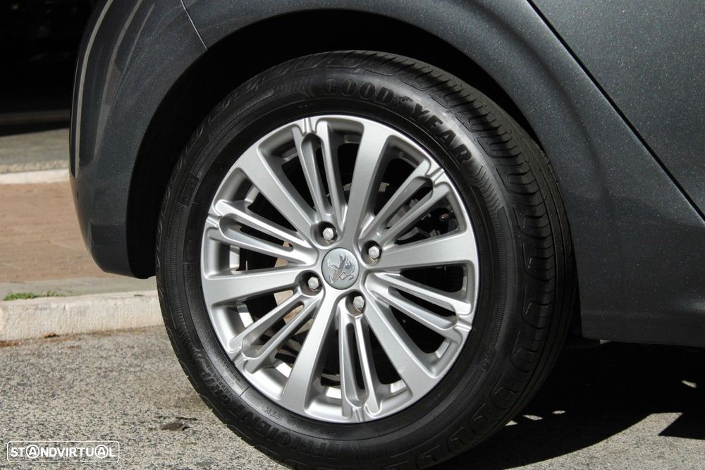 Peugeot 208 1.2 PureTech Allure - 15