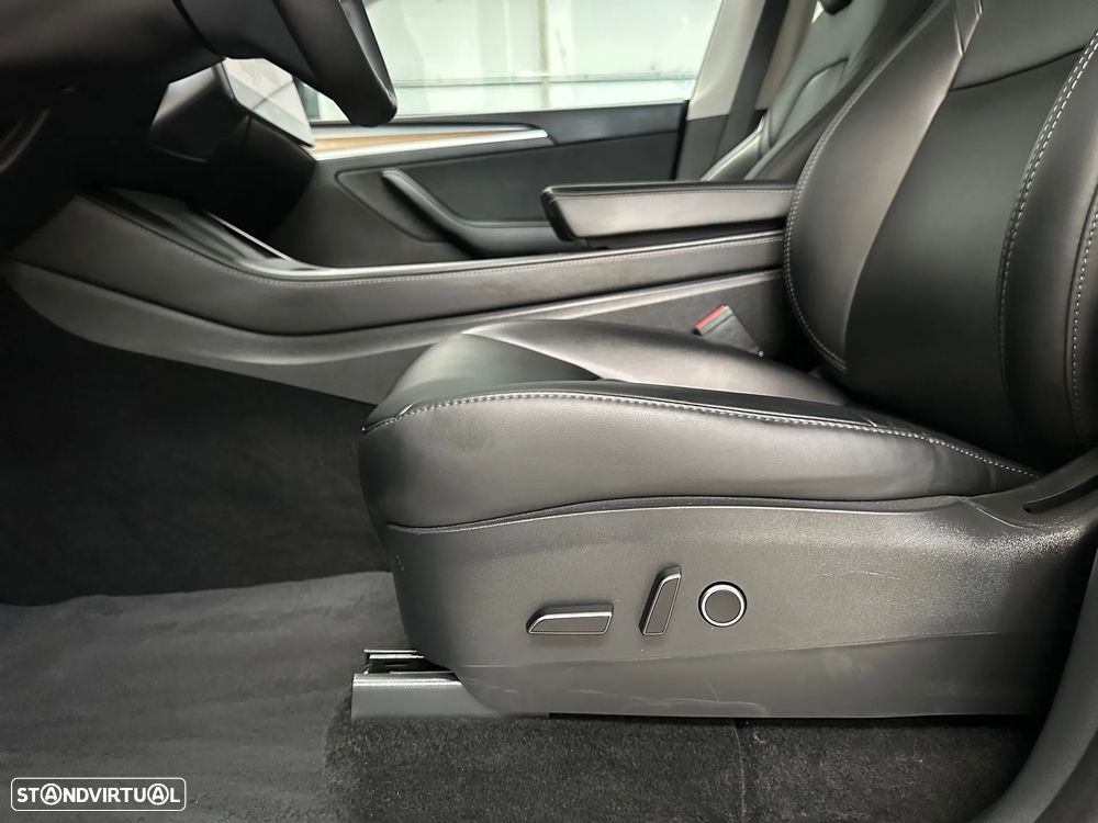 Tesla Model Y RWD - 17