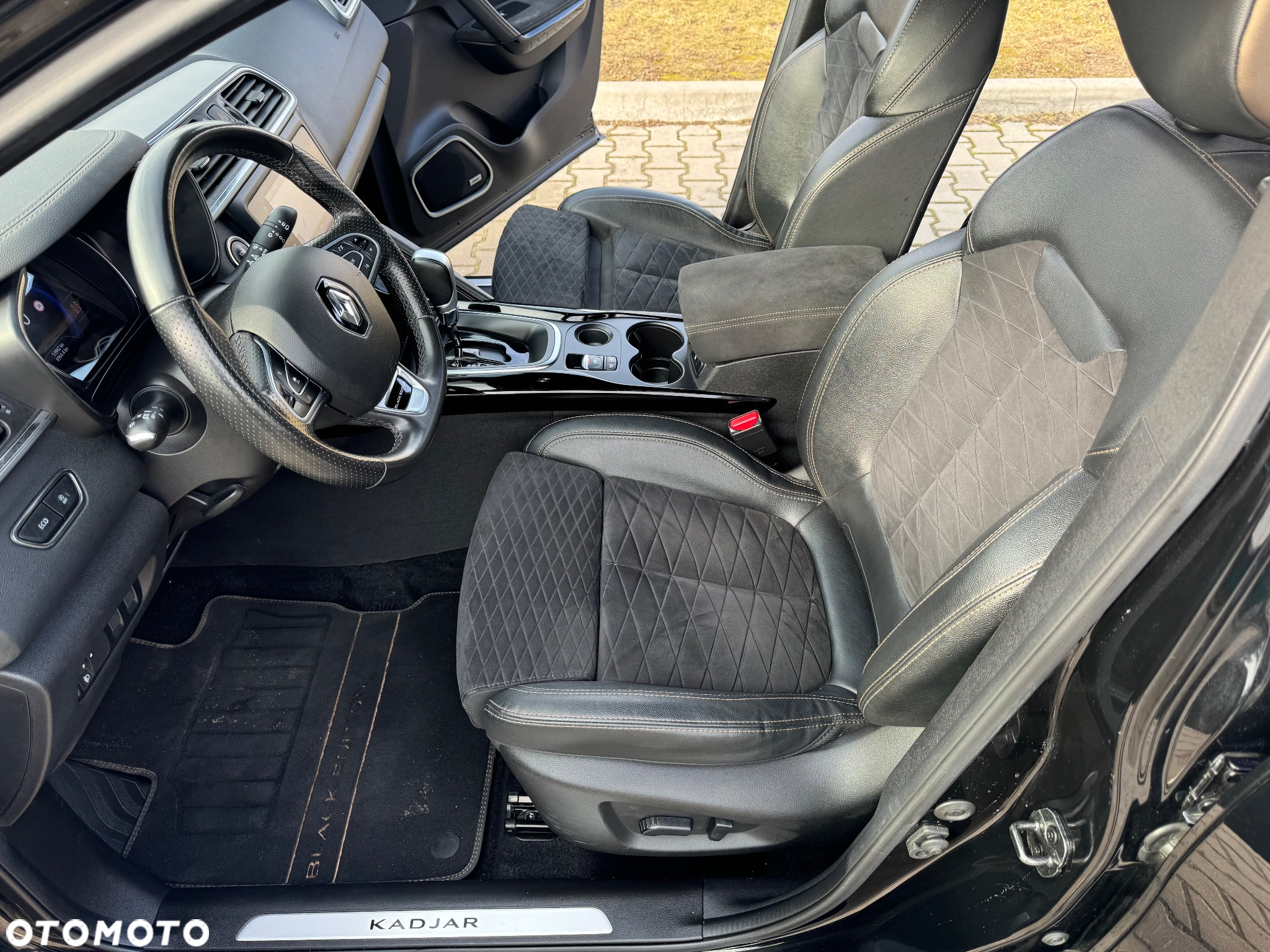 Renault Kadjar TCe 140 EDC GPF BLACK EDITION - 26
