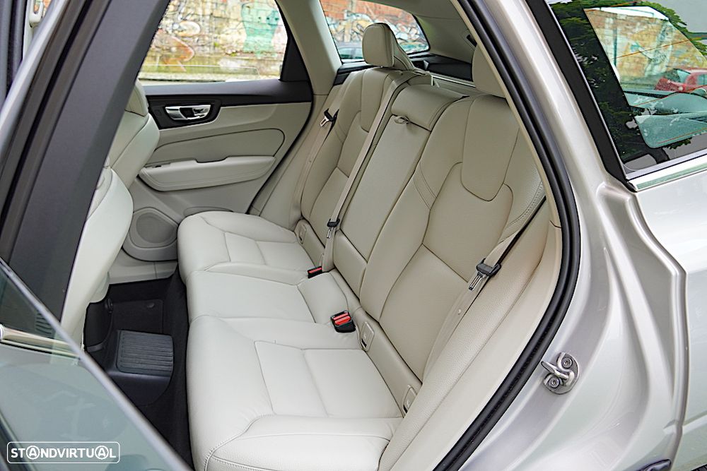 Volvo XC 60 2.0 T6 PHEV Inscription AWD - 13