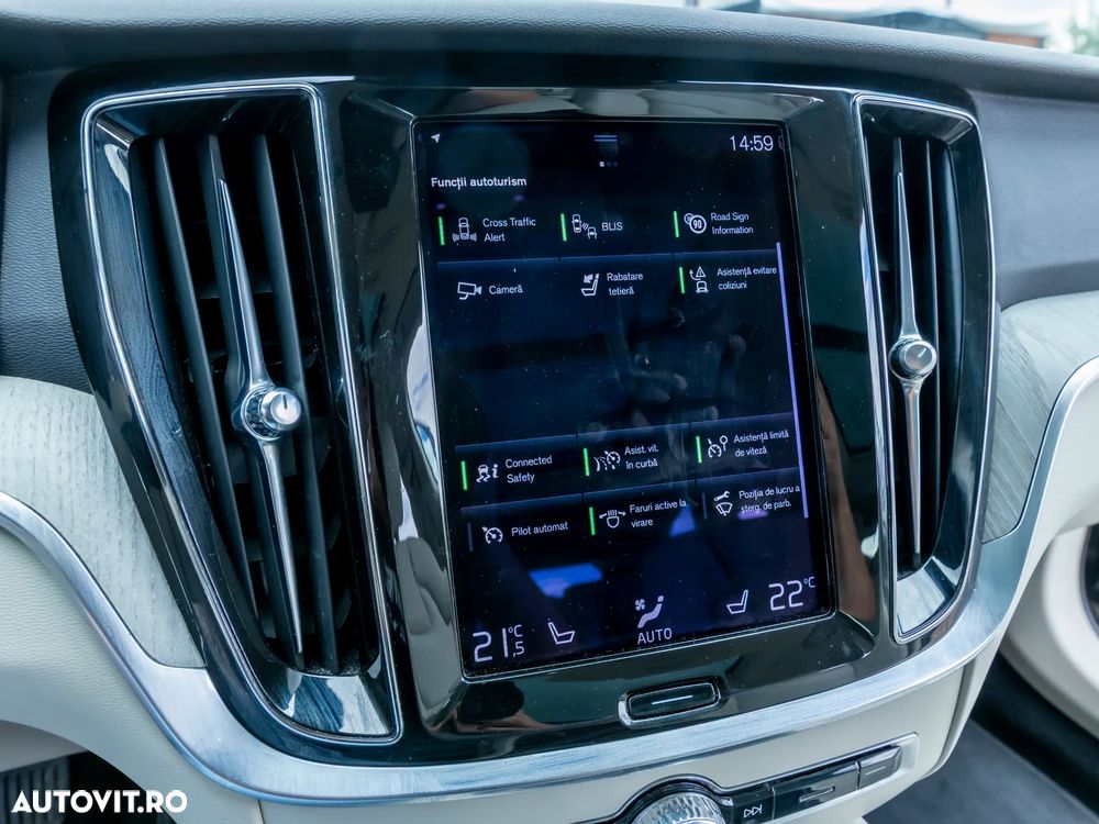 Volvo V60 T6 AWD Recharge Geartronic Inscription - 31