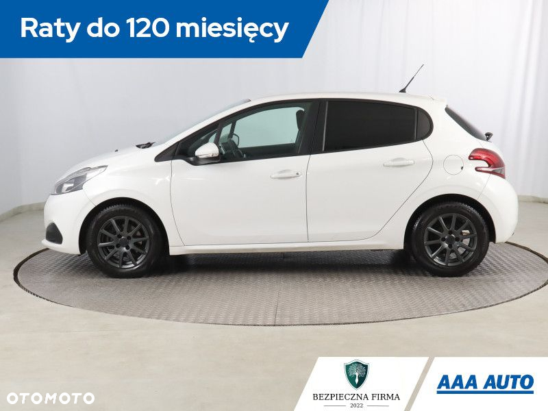 Peugeot 208 - 3