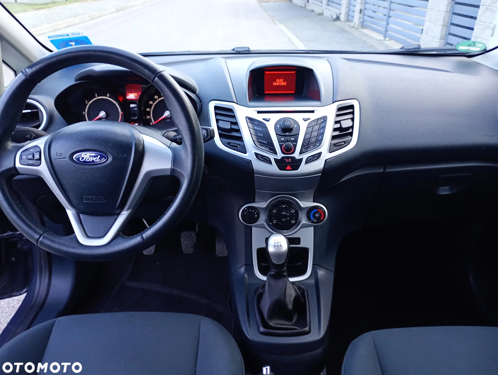 Ford Fiesta 1.25 Ambiente - 27