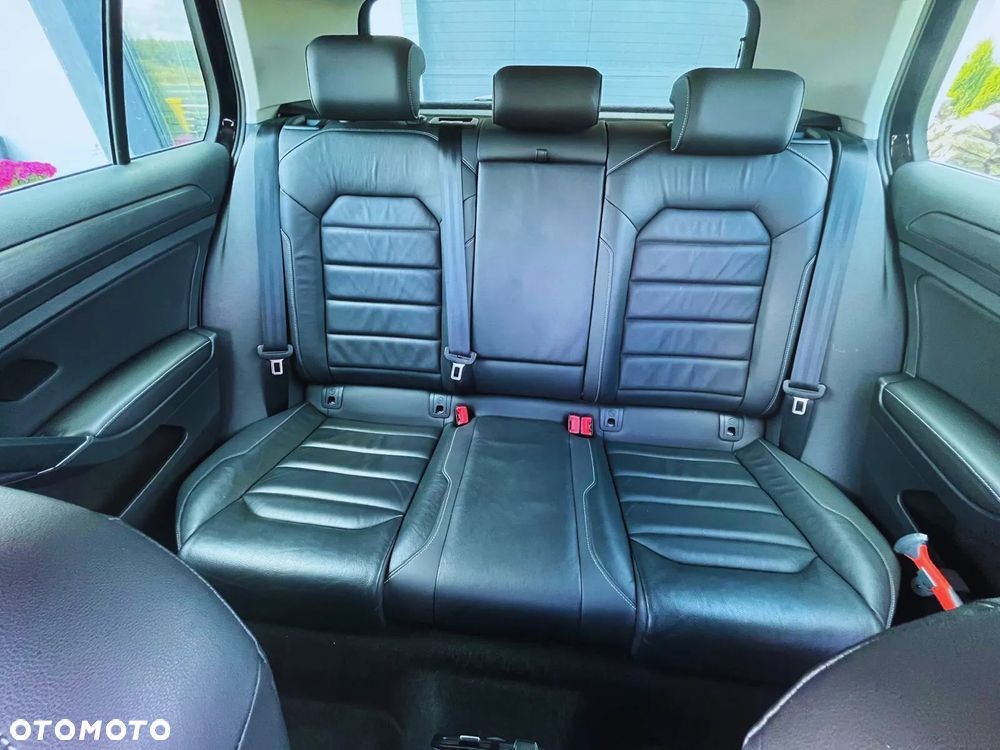 Volkswagen Golf - 17