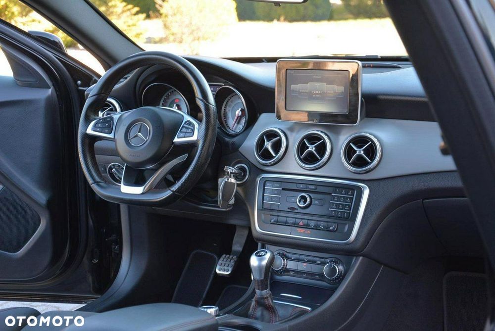 Mercedes-Benz GLA 200 AMG Line - 21