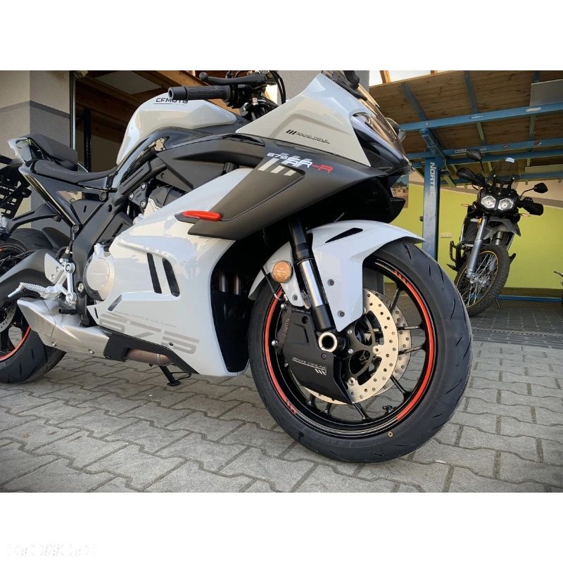 CFMoto SR - 9