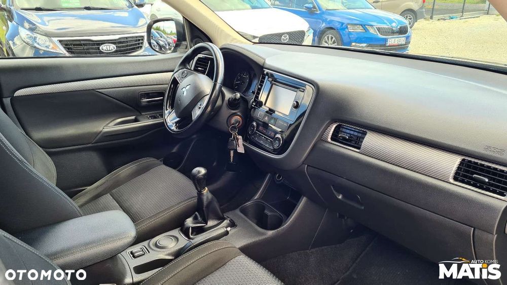Mitsubishi Outlander - 8