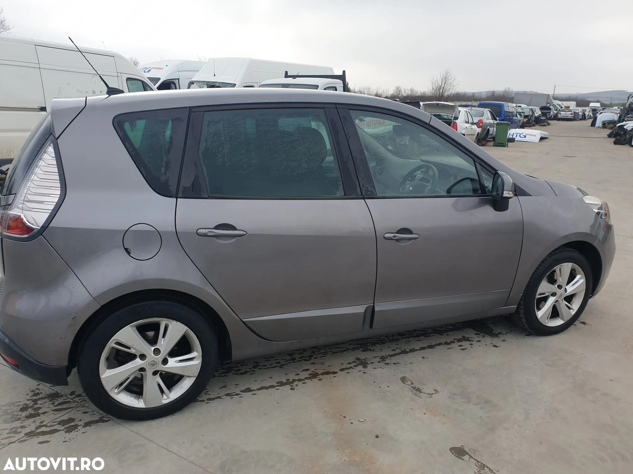 Dezmembrez Renault Scenic 1.5 Diesel - 3