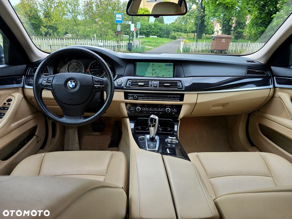 BMW Seria 5 520i Luxury Line - 23