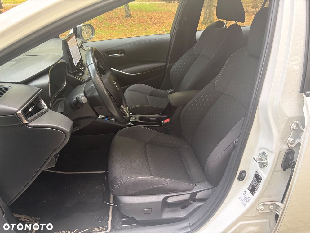 Toyota Corolla 1.8 Hybrid Comfort - 17
