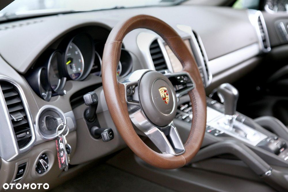 Porsche Cayenne - 13