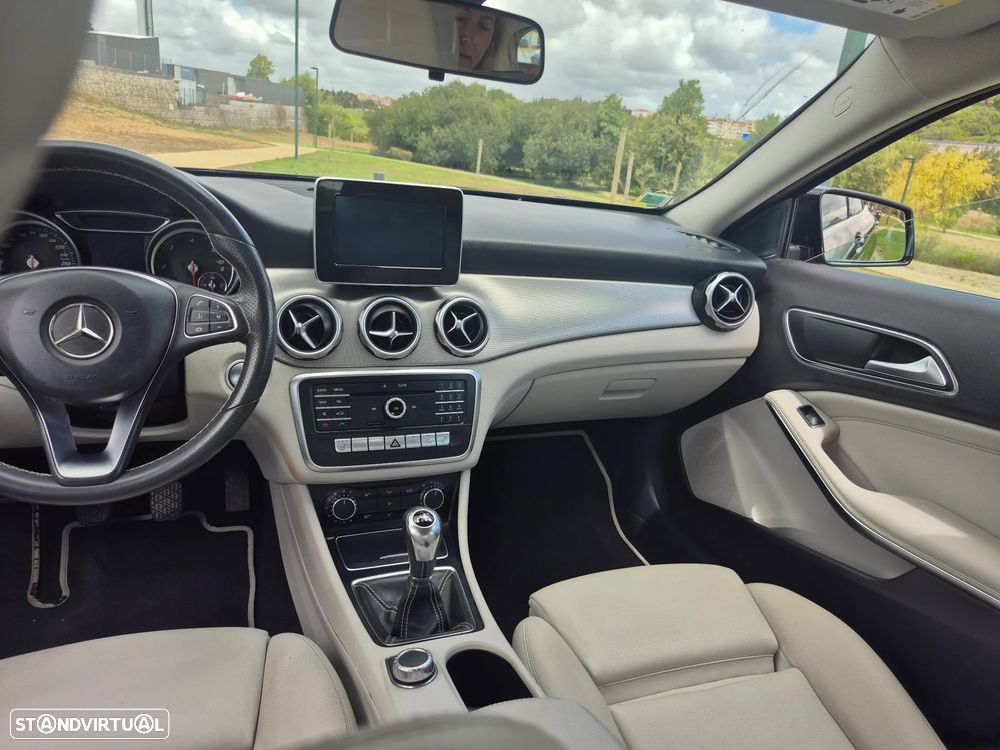 Mercedes-Benz GLA 180 (CDI) d Urban - 19