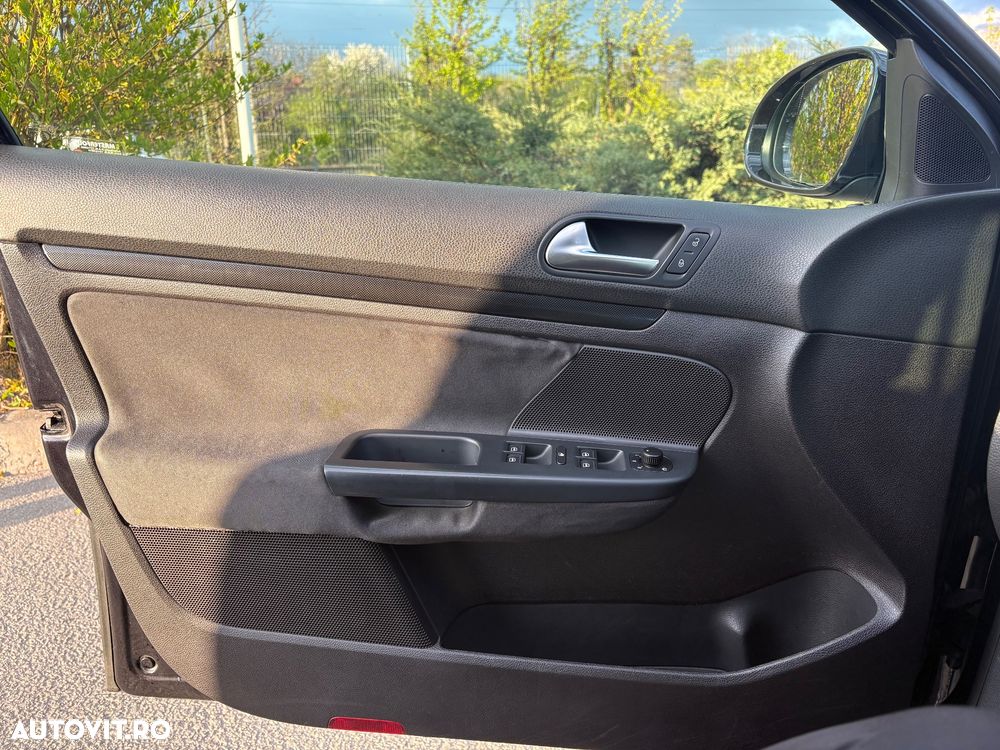 Volkswagen Golf 1.6 TDI DPF Style - 14