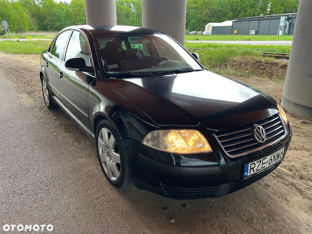 Volkswagen Passat 1.9 TDI Highline - 9