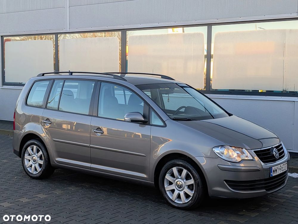 Volkswagen Touran 1.9 TDI DSG Trendline - 4