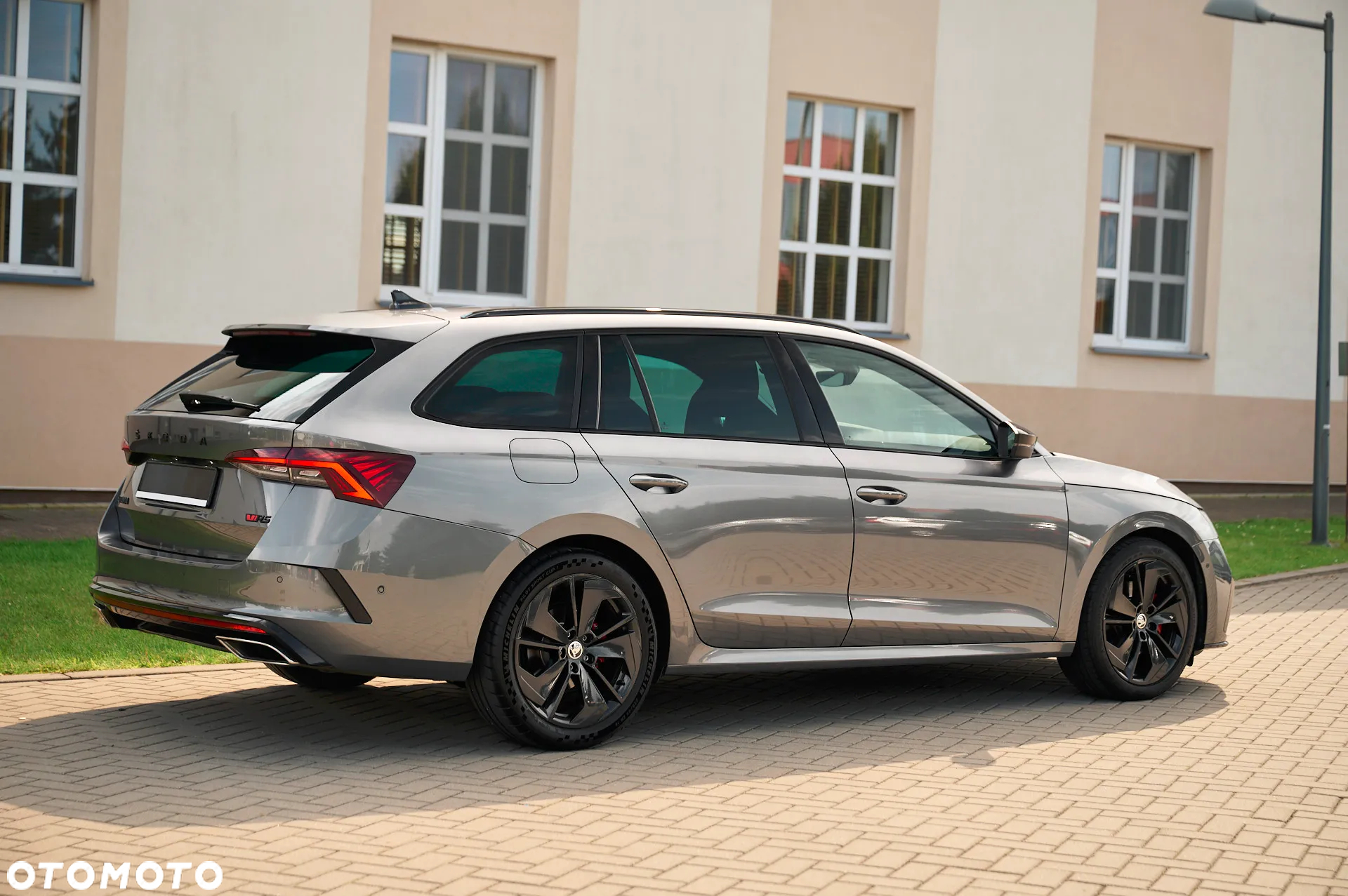 Skoda Octavia Combi 2.0 TDI DSG RS - 14